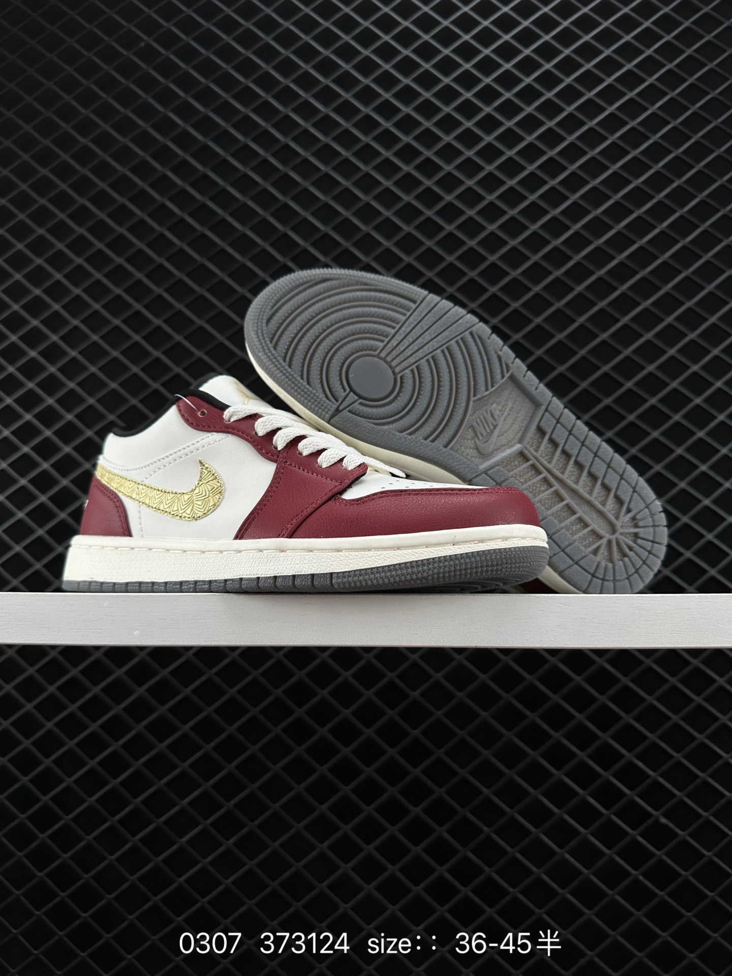 Jordan 1 Low ”Year of the Dragon“